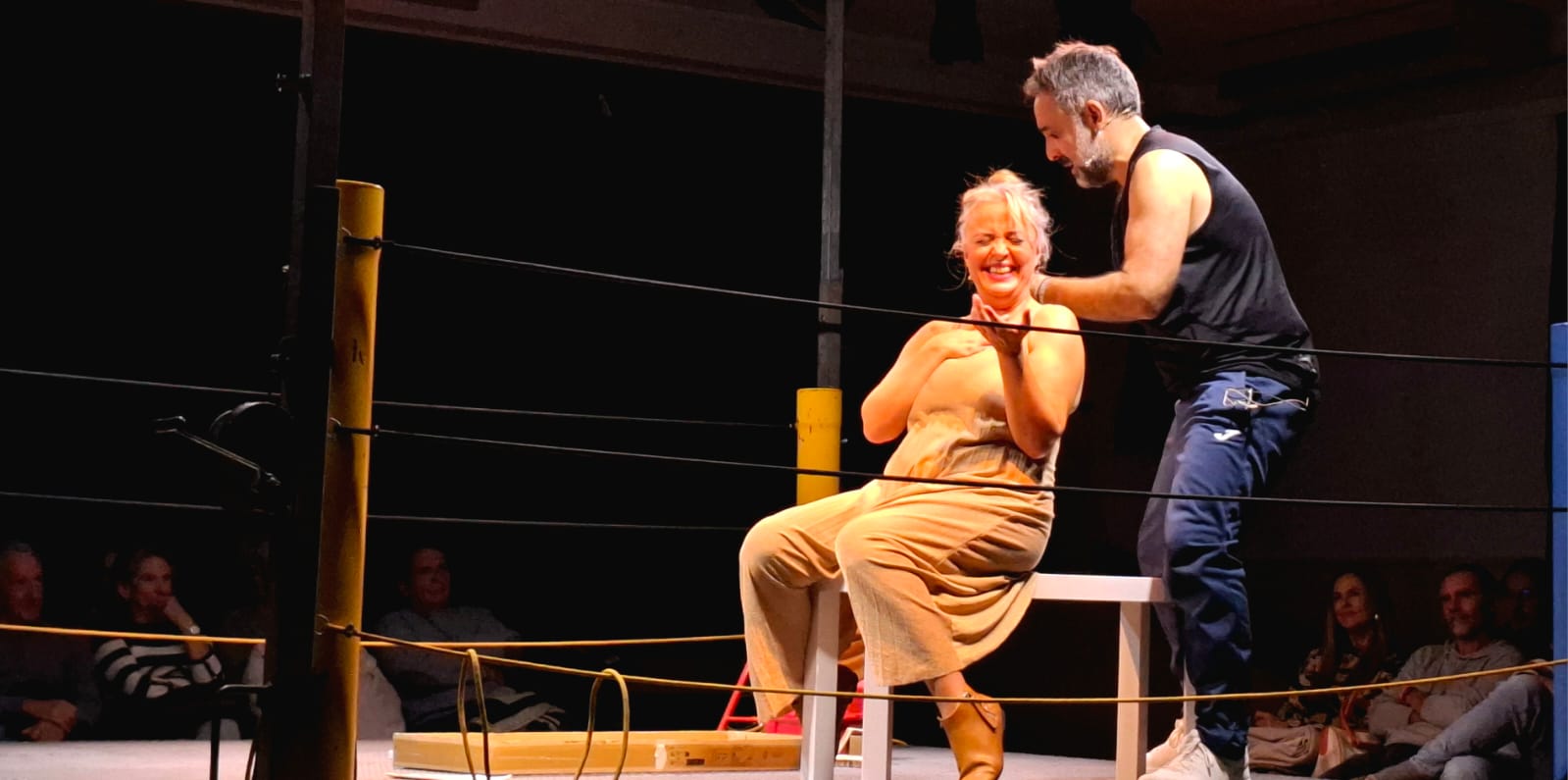 ¡UNA MAGNÍFICA TARDE DE TEATRO, EN EL CASAR, CON EL MUEBLE!