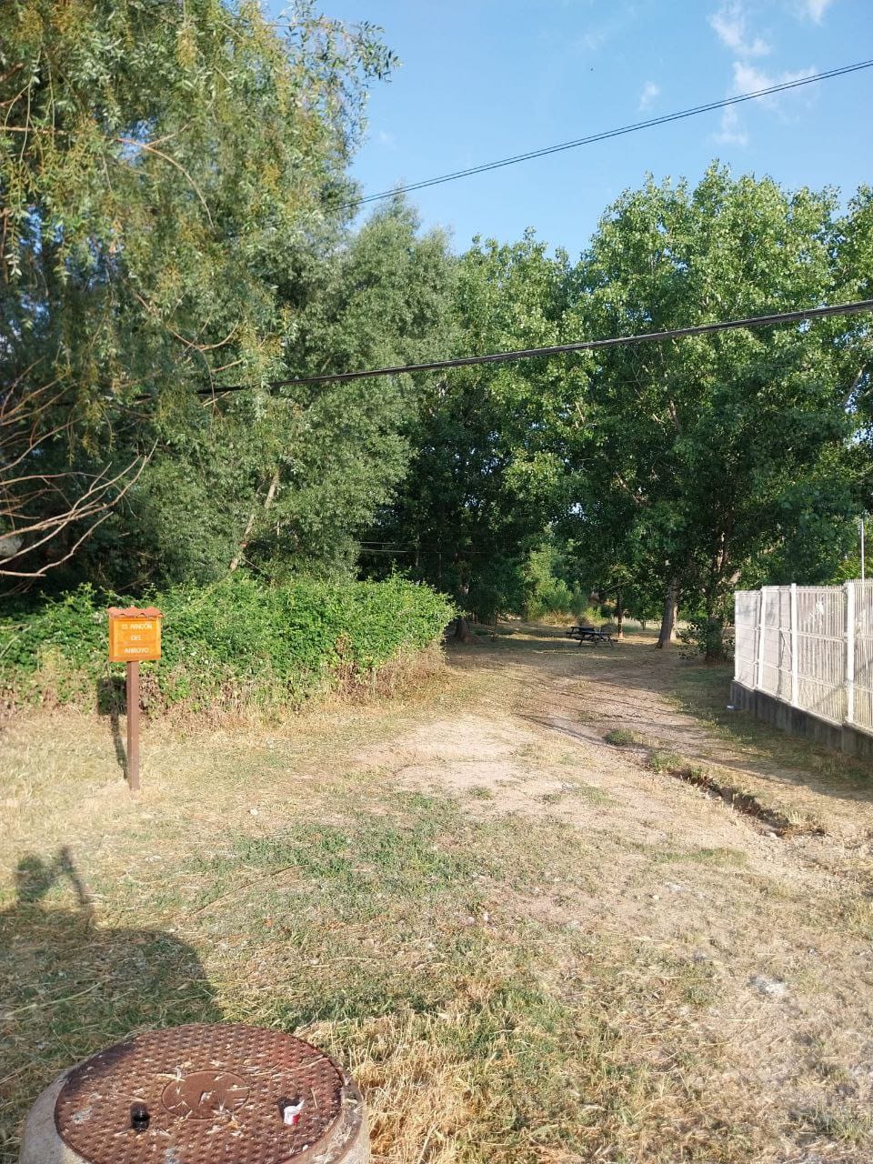 FINALIZACIÓN DE LOS TRABAJOS DE DESBROCE EN PARCELAS MUNICIPALES