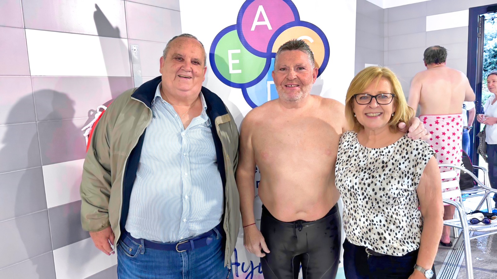 EL CASAR ACOGIÓ EL RETO SOLIDARIO DE 12 HORAS NADANDO, CON NACHO REDONDO, A FAVOR DE LA DEFICIENCIA DE CREATINA