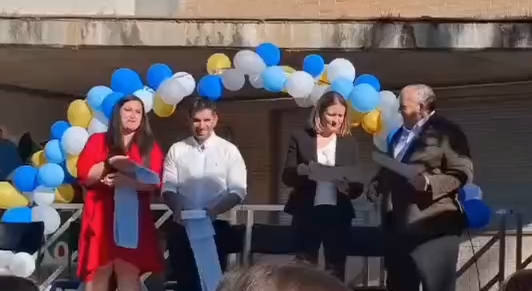 EL ALCALDE DE EL CASAR ASISTIÓ A LA GRADUACIÓN DE LOS ALUMNOS DE BACHILLERATO DEL IES CAMPIÑA ALTA