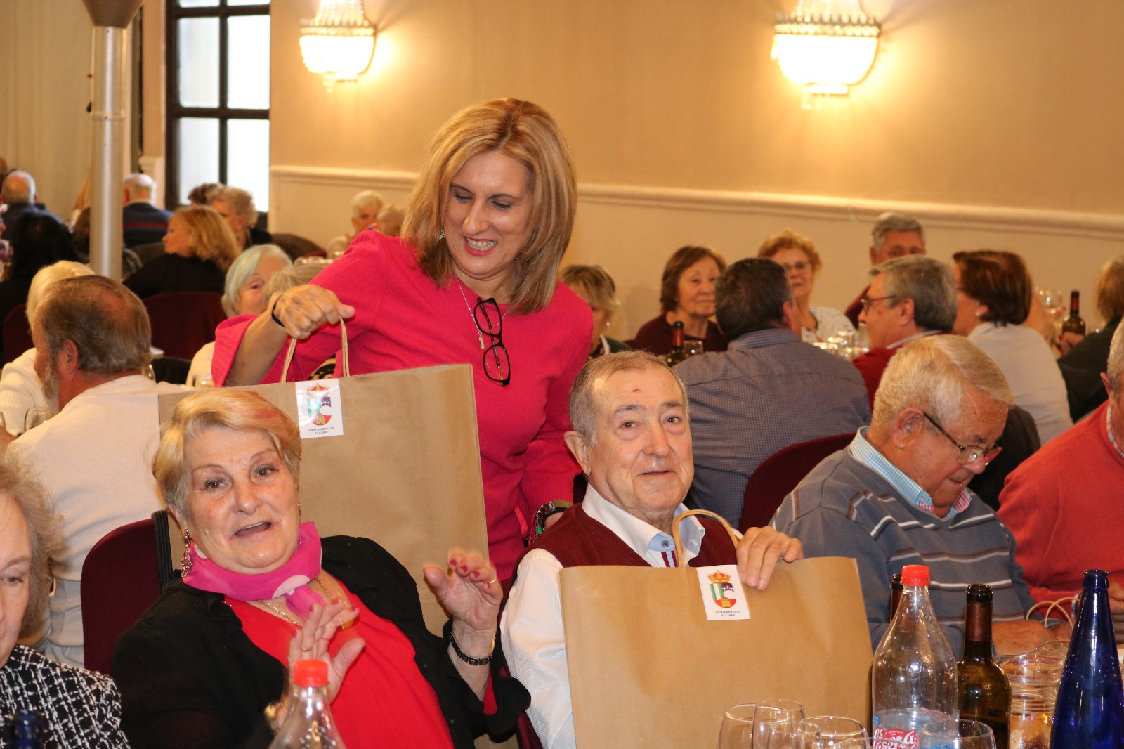 TRADICIONAL COMIDA NAVIDEÑA DEL CLUB DE LA TERCERA EDAD