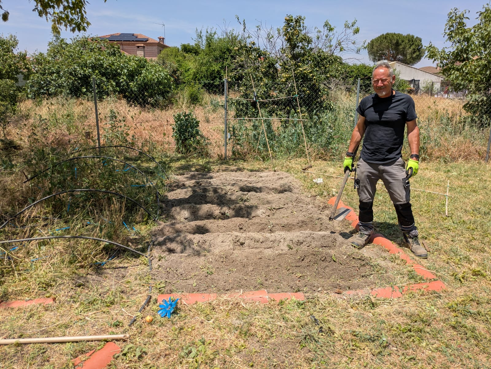 ¡YA TENEMOS HUERTO EN EL CENTRO DE DÍA DE EL CASAR!