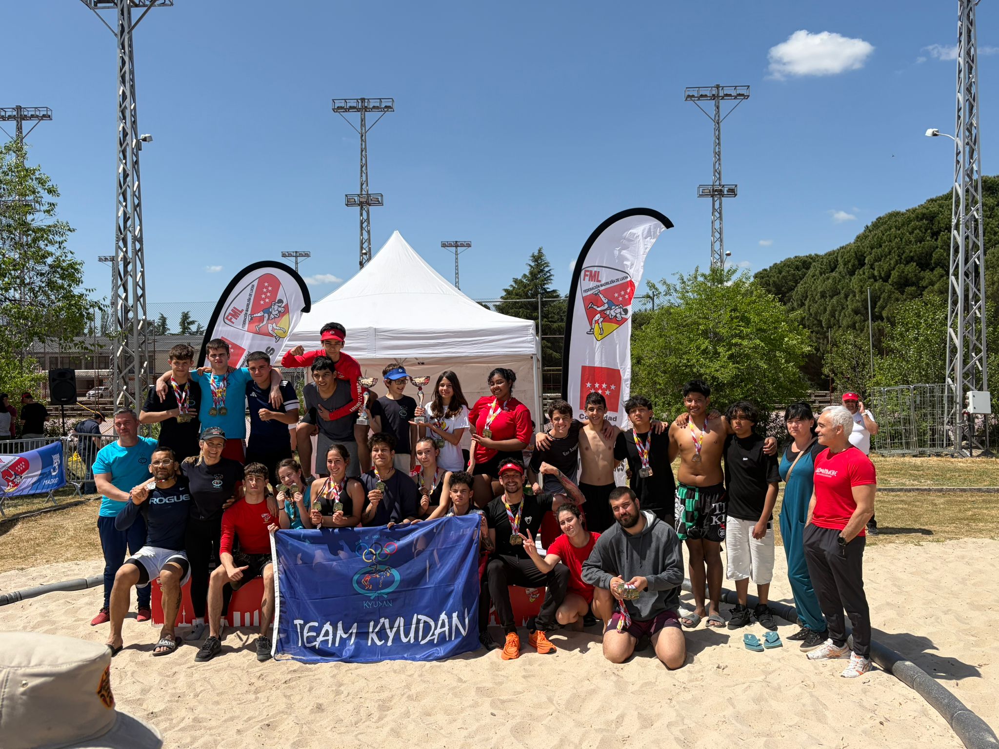 EL CLUB KYUDAN EL CASAR DESTACA EN LOS CAMPEONATOS DE PLAYA DE LUCHA SAMBO Y SUMO