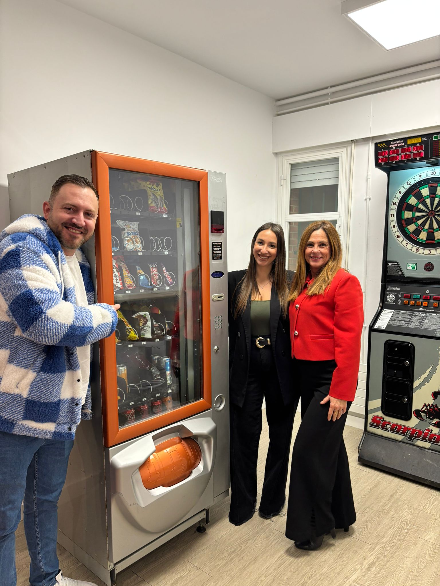 NUEVA MÁQUINA DE VENDING EN EL CENTRO JOVEN DE EL CASAR