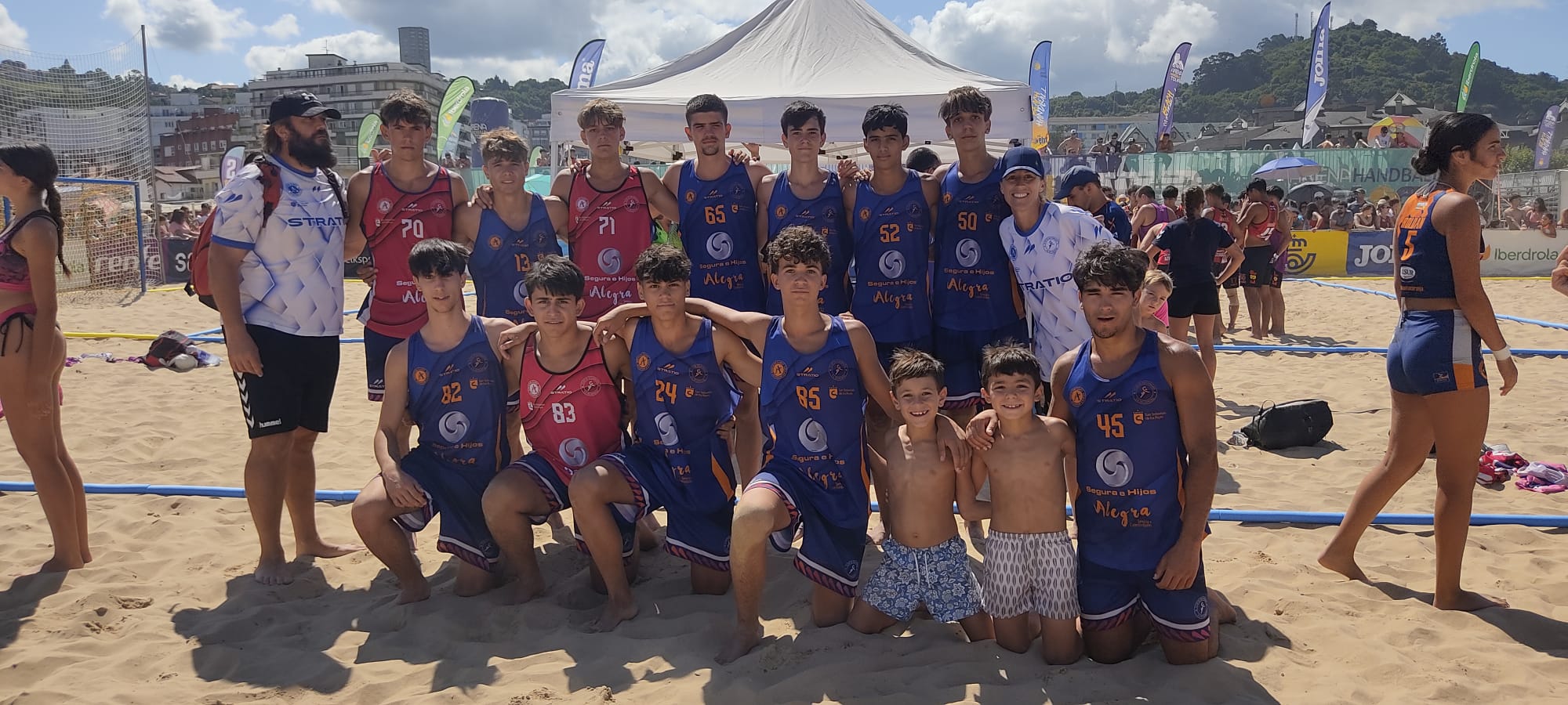 EL EQUIPO JUVENIL MASCULINO DE BALONMANO PLAYA SANSE-EL CASAR DISPUTÓ EL CAMPEONATO DE LAREDO (CANTABRIA)