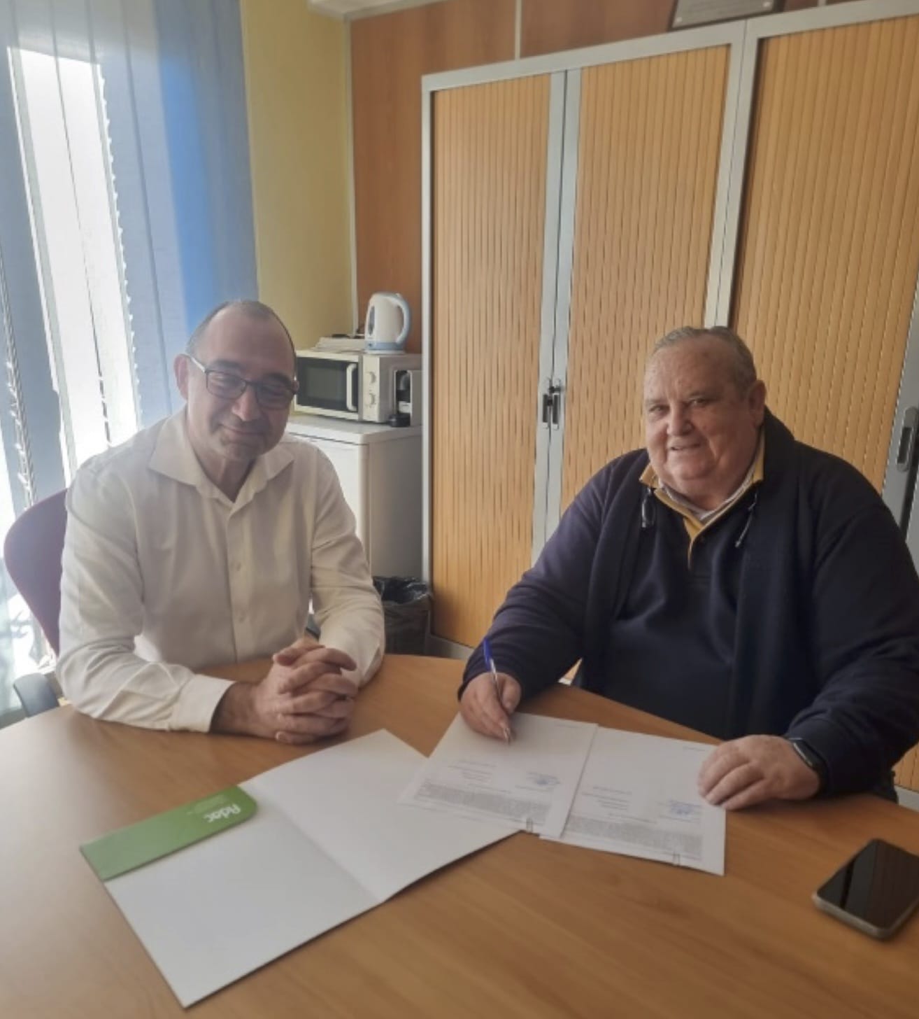 FIRMA DE AYUDAS LEADER DEL GRUPO DE ACCIÓN LOCAL ADAC CON EL AYUNTAMIENTO DE EL CASAR