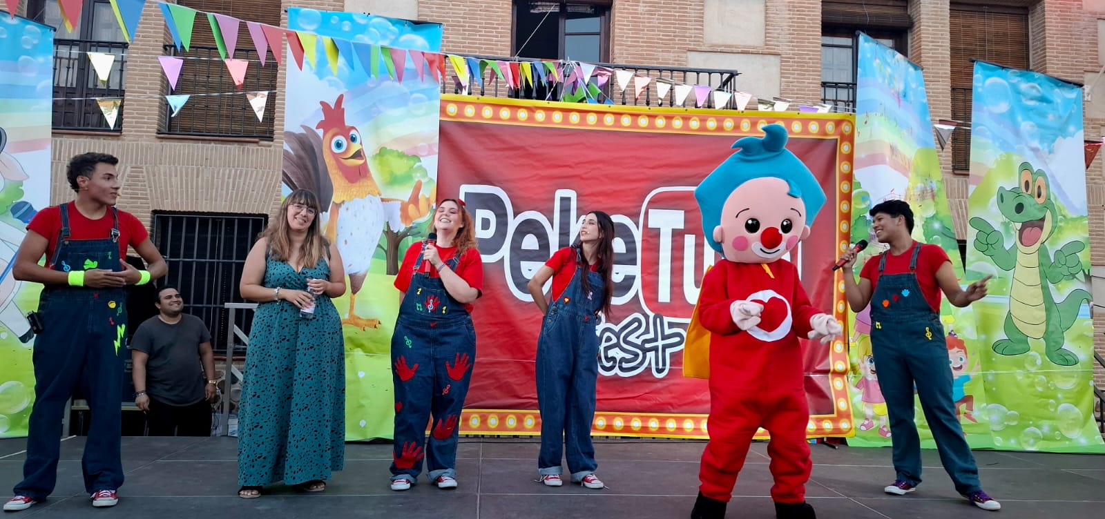 GRAN ACOGIDA PARA GRUPO COSQUILLAS Y CANTAJUEGO EN EL CASAR