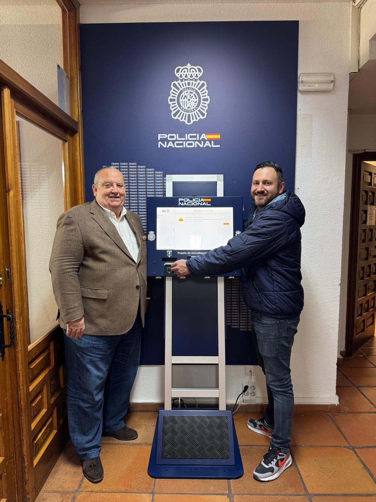 ¡YA DISPONIBLE EL KIOSCO PAD DE LA POLICÍA NACIONAL EN EL AYUNTAMIENTO!