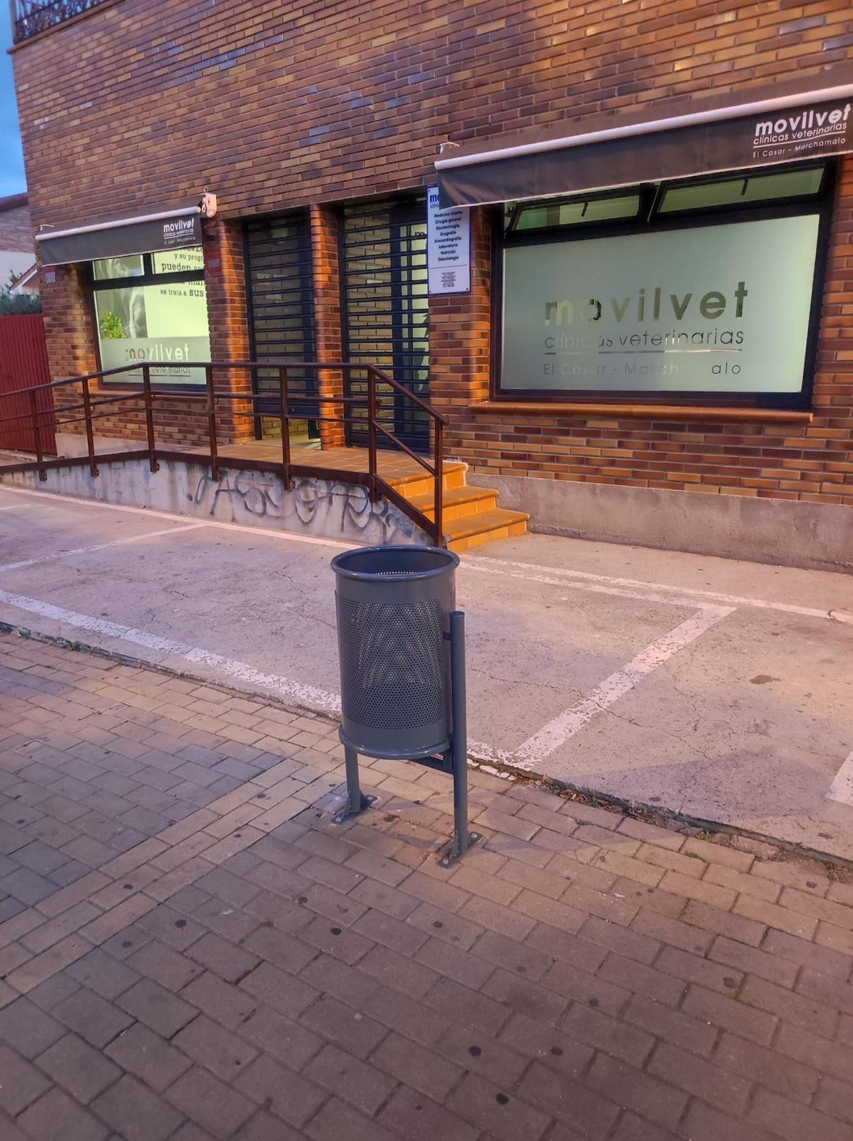 SE HAN REPUESTO PAPELERAS EN TODO EL MUNICIPIO