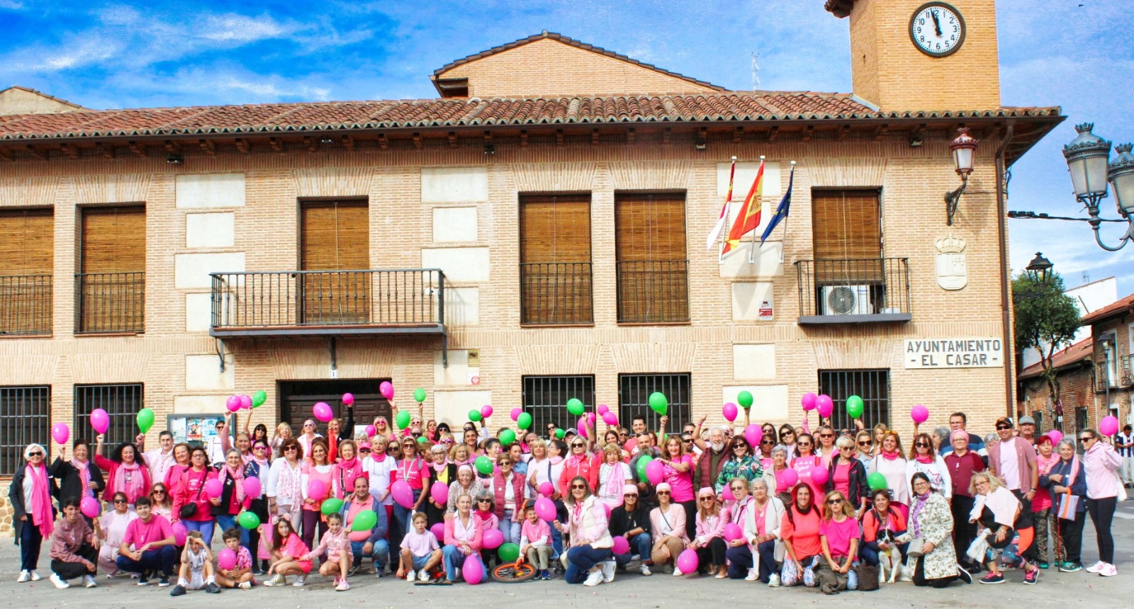 EL CASAR SE VISTE DE ROSA POR LA LUCHA CONTRA EL CÁNCER DE MAMA