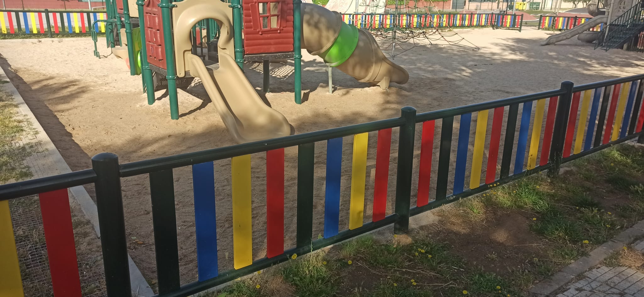 PUESTA A PUNTO DE LOS PARQUES INFANTILES