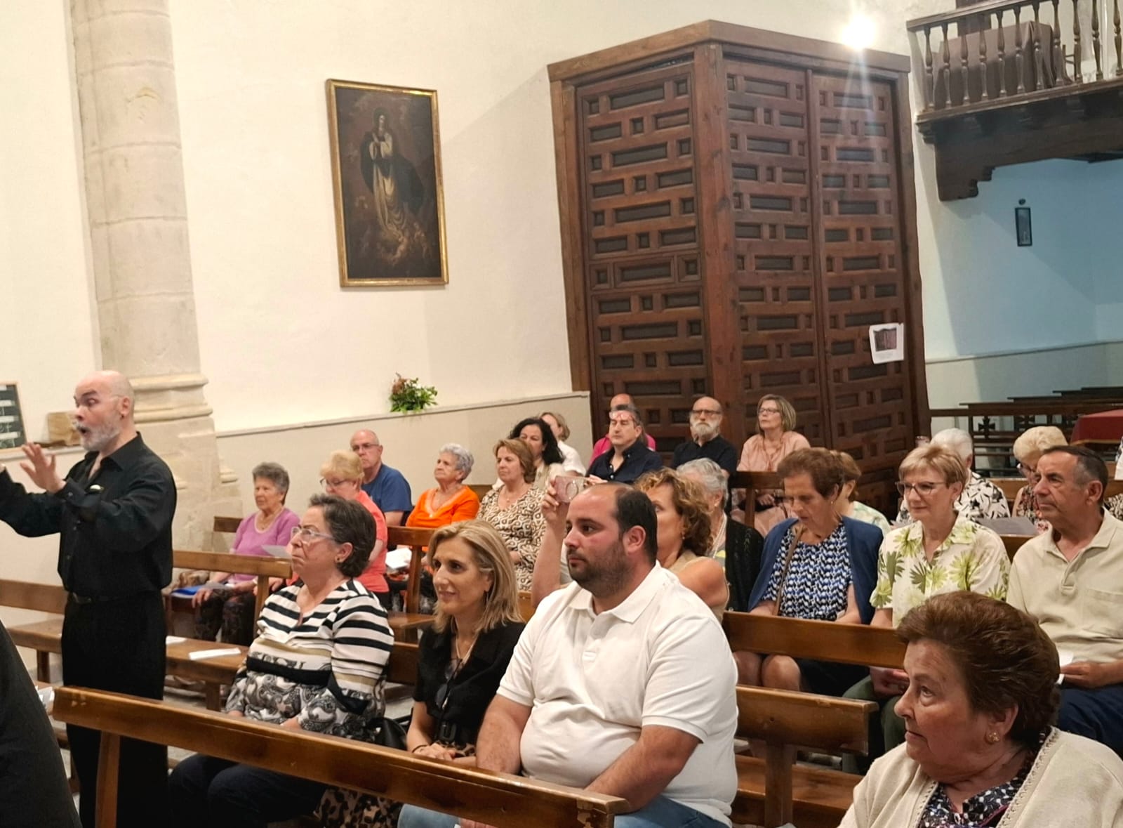LA CULTURA Y LA MÚSICA CORAL LLENARON DE EMOCIÓN LA IGLESIA DE MESONES EN UNA VELADA INOLVIDABLE