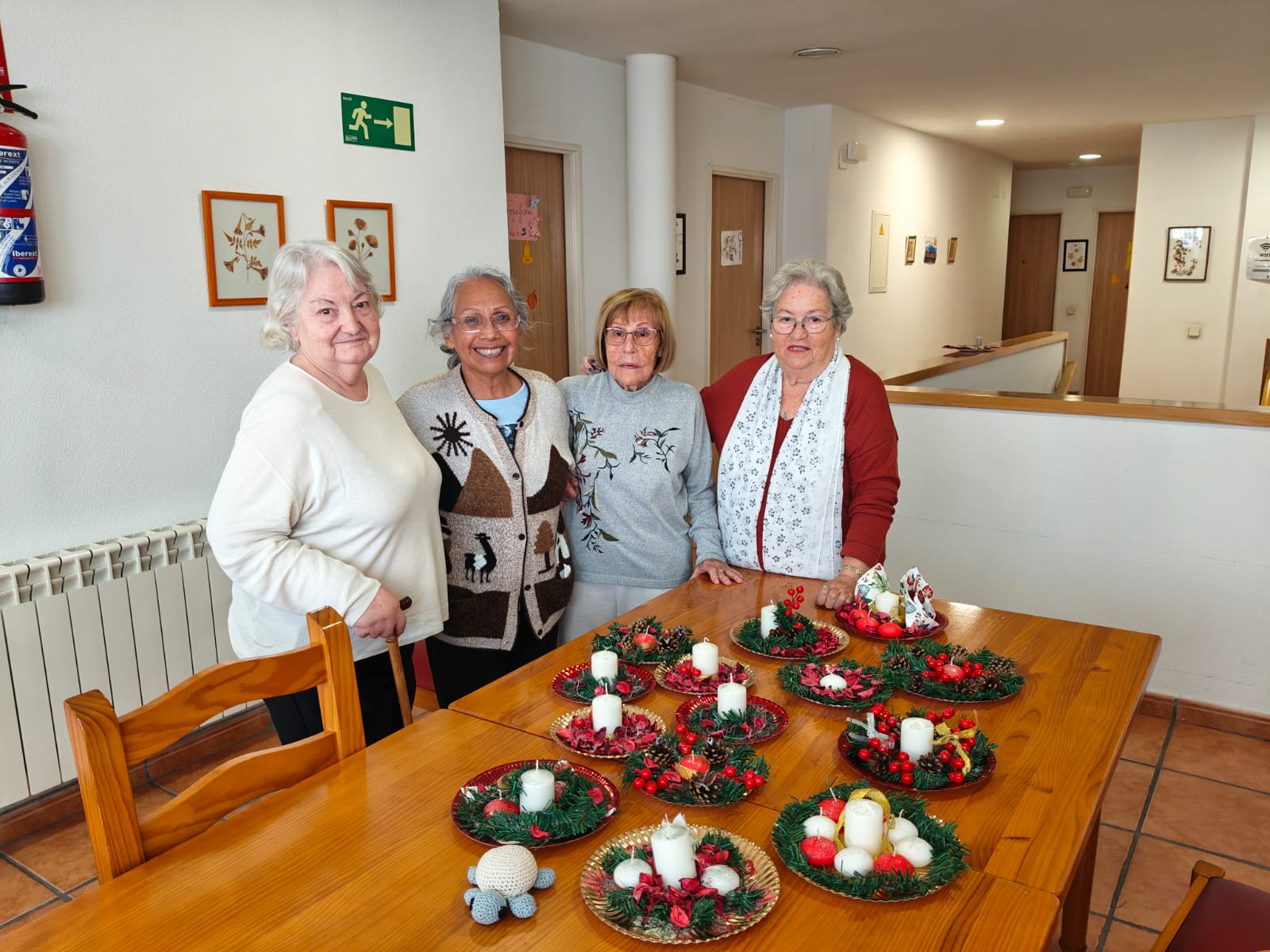 LA VIVIENDA DE MAYORES DE EL CASAR SE VISTE DE NAVIDAD