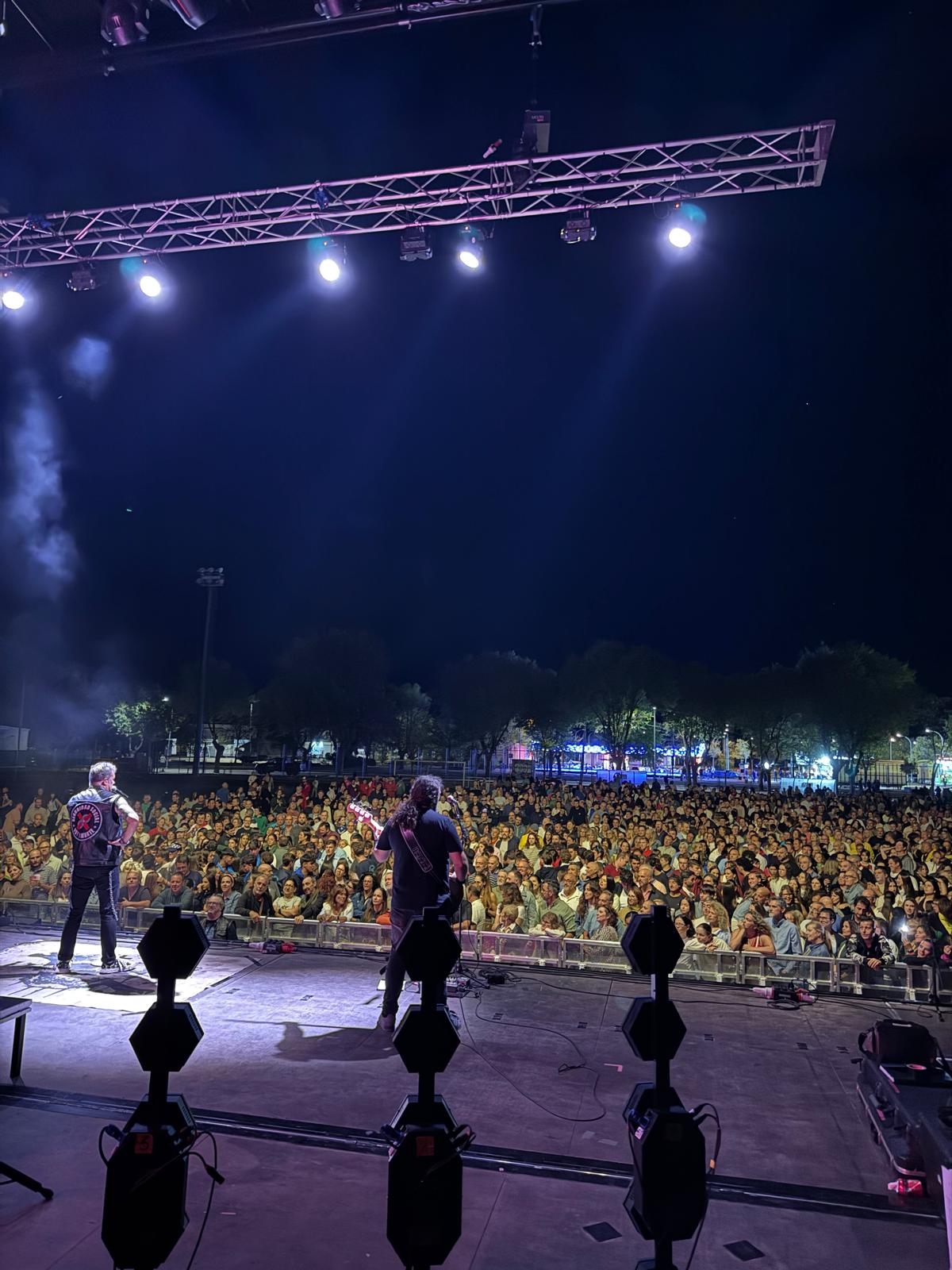 EL CASAR VIBRÓ CON EL ESPECTACULAR CONCIERTO DE “SEGURIDAD SOCIAL”