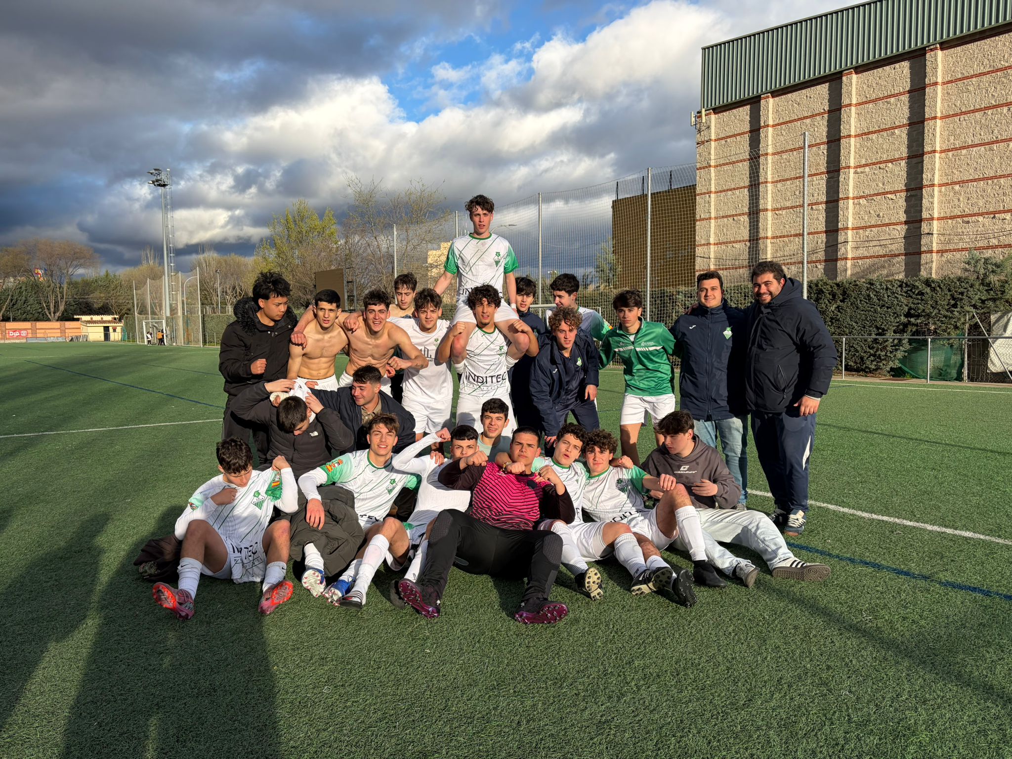 EL EQUIPO JUVENIL DEL C.D. EL CASAR SE PROCLAMA CAMPEÓN PROVINCIAL DE SU GRUPO