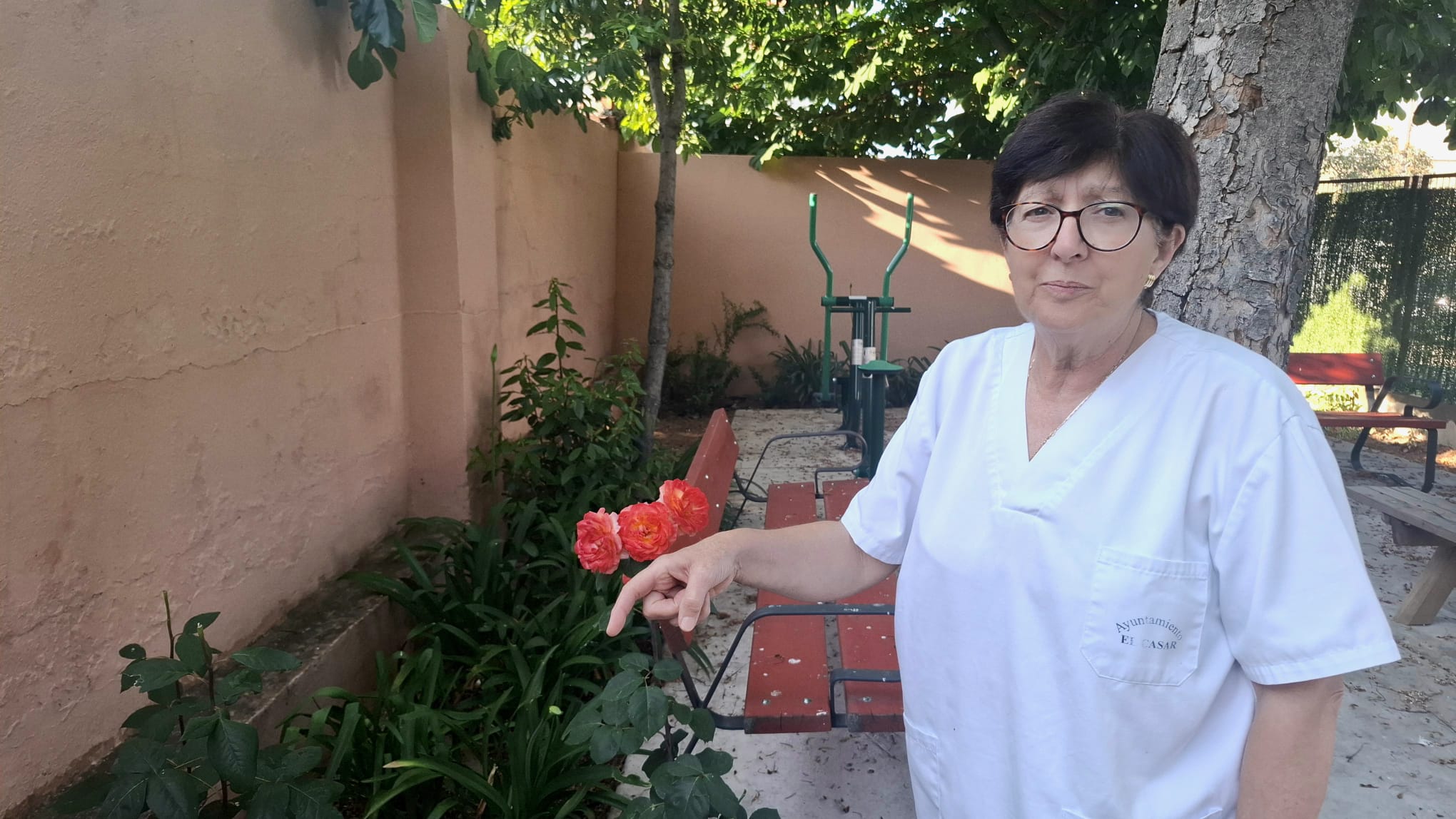 SEGUIMOS MEJORANDO LOS ESPACIOS EXTERIORES DE LA VIVIENDA DE MAYORES PARA QUE NUESTROS MAYORES DISFRUTEN DEL VERANO AL AIRE LIBRE, CON MAYOR COMODIDAD, SEGURIDAD E INTIMIDAD